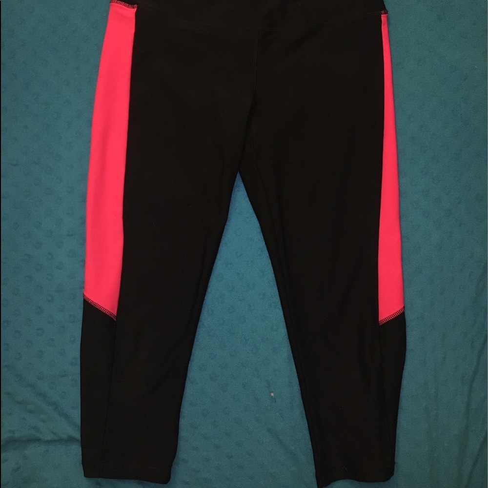 Comfy Under the Knee Leggings- Size M