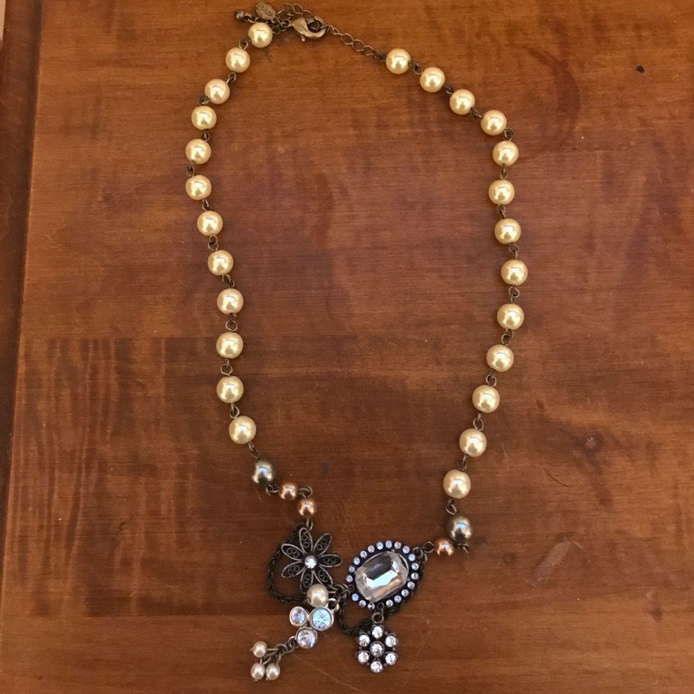 American Eagle Pearl Necklace