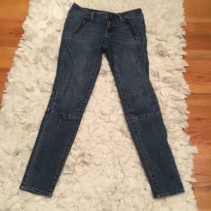 Skinny jeans with cool zippers and knee patches