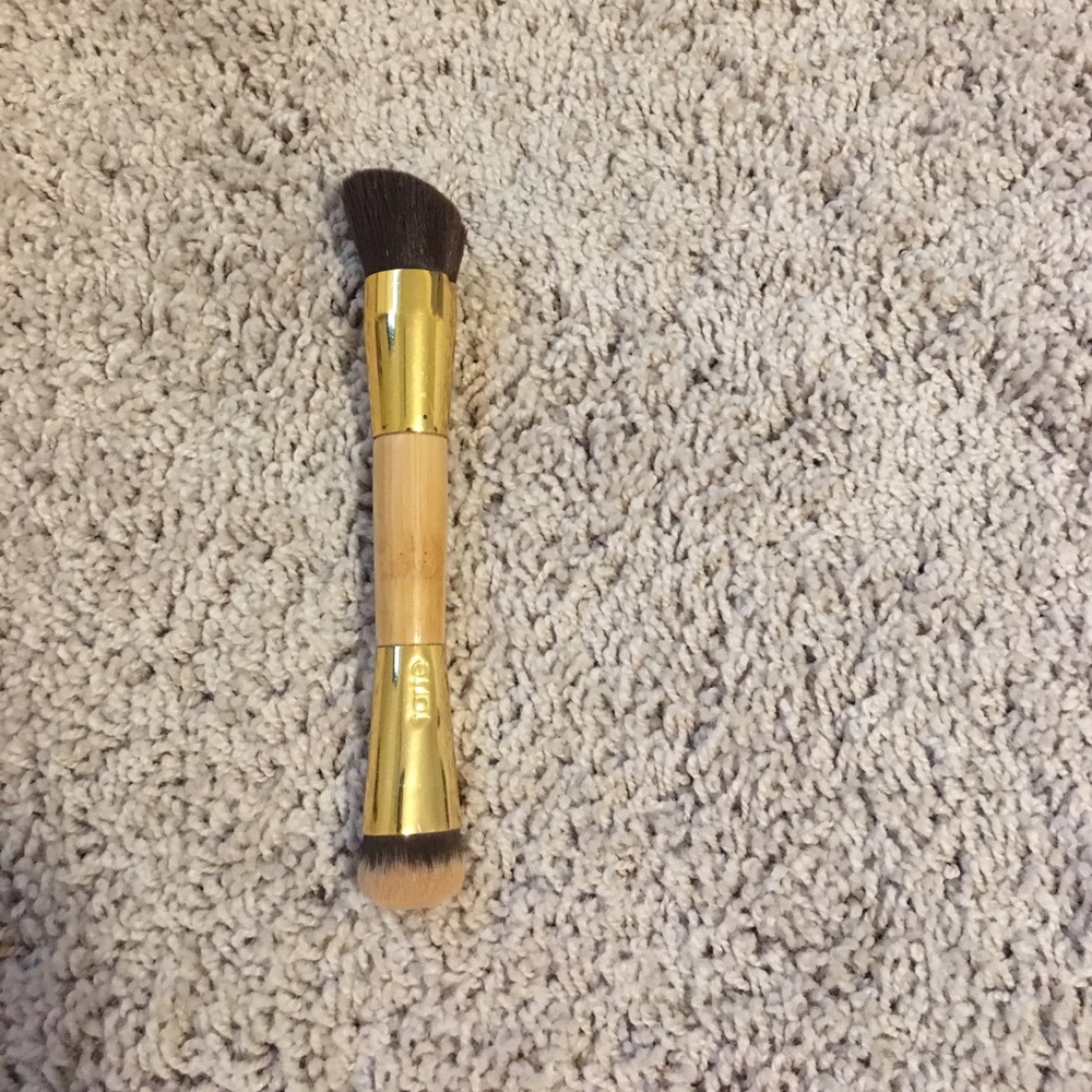 Tarte brush