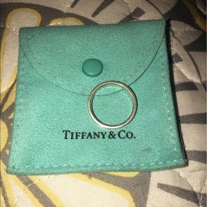 Tiffany & Co. notes ring "I love you"