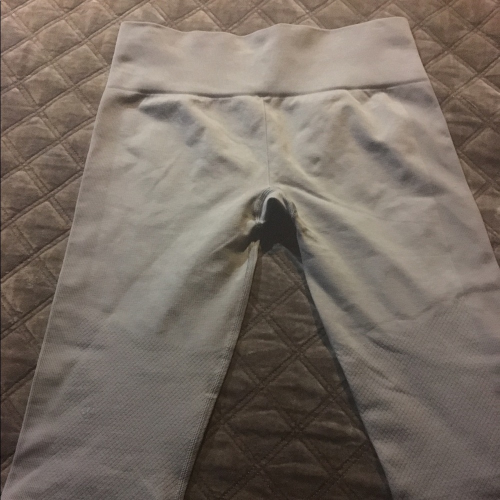 Luluelemon athletica crop workout pants