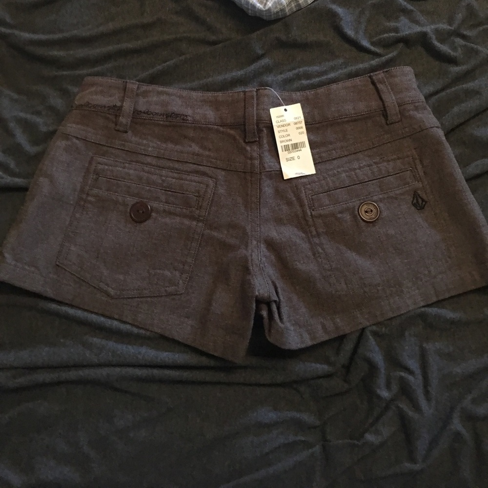 Volcom shorts - Picture 2 of 2
