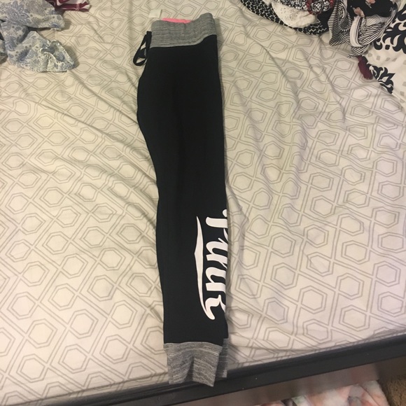 PINK Victoria's Secret Pants - Pink vs xs leggings