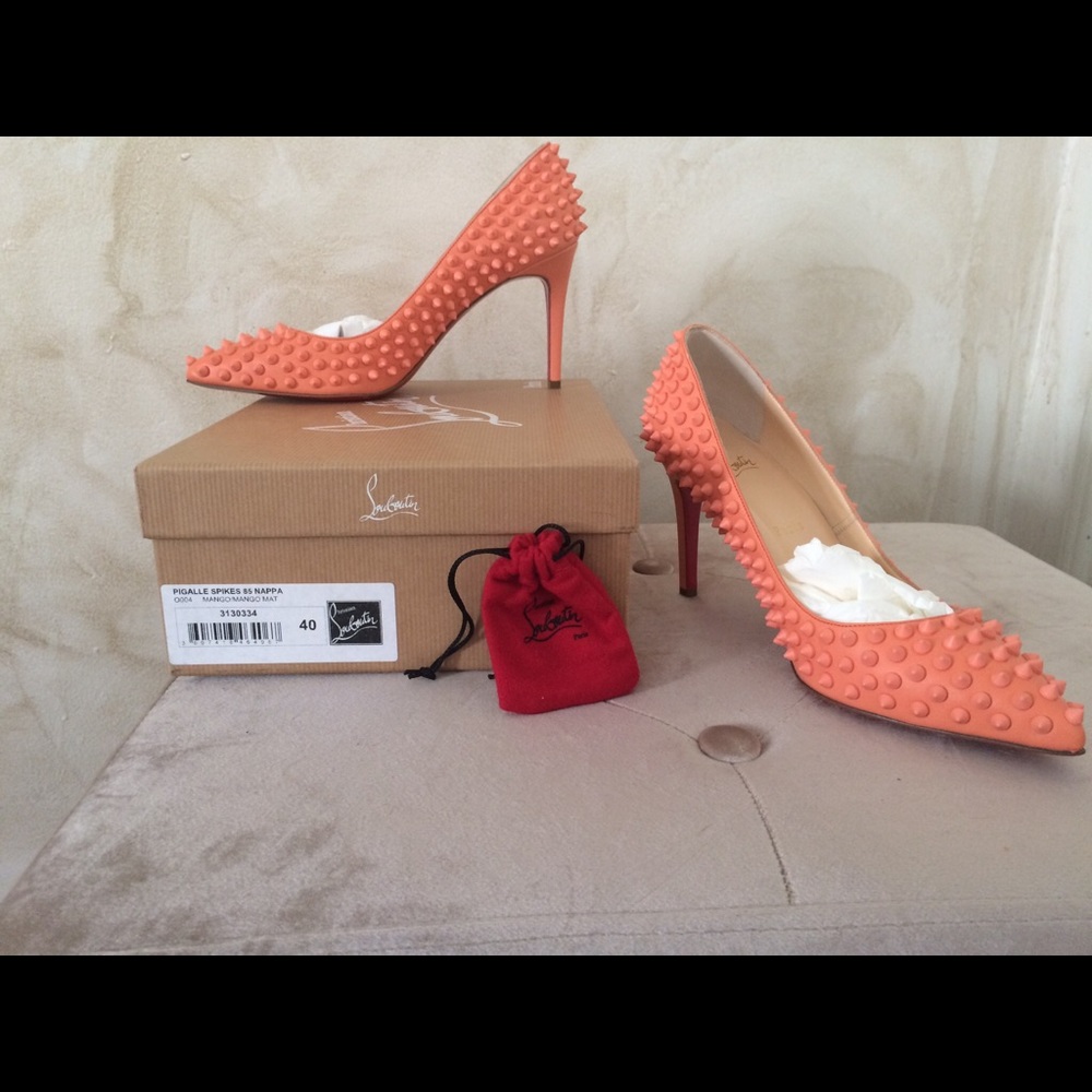 Brand new never been worn Christian louboutins
