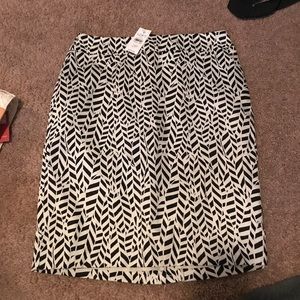 business pencil skirt black and white