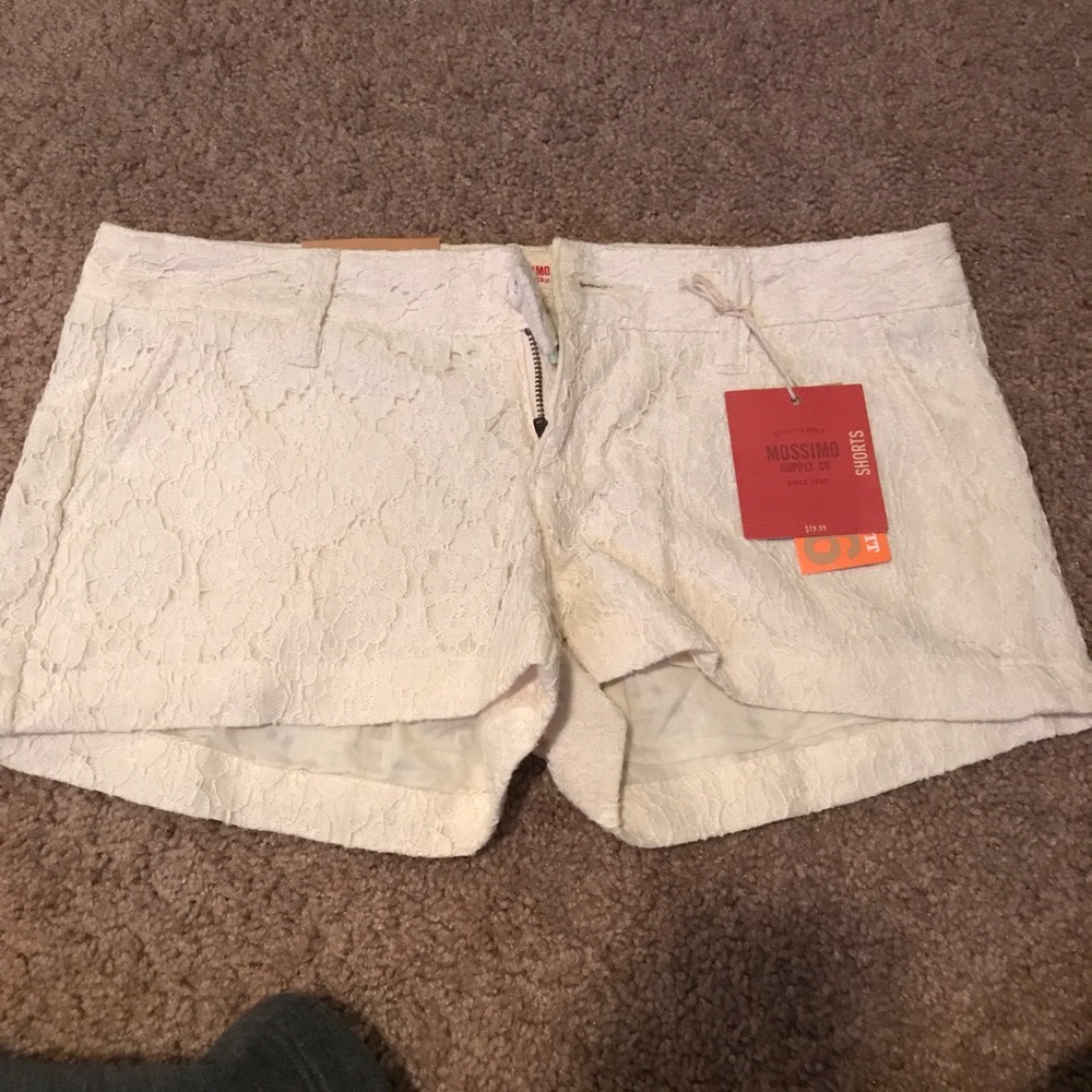 Cream lace shorts