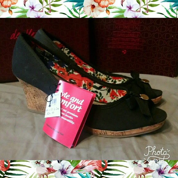 Dexflex Comfort Black Peep-Toe 3" Wedges - Picture 4 of 6