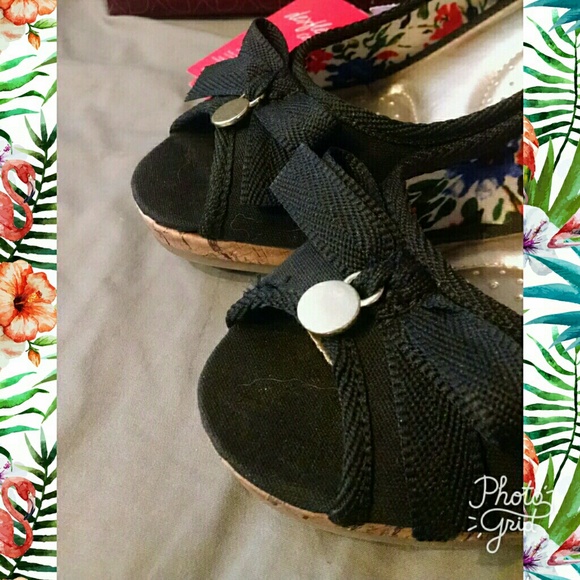 Dexflex Comfort Black Peep-Toe 3" Wedges - Picture 6 of 6