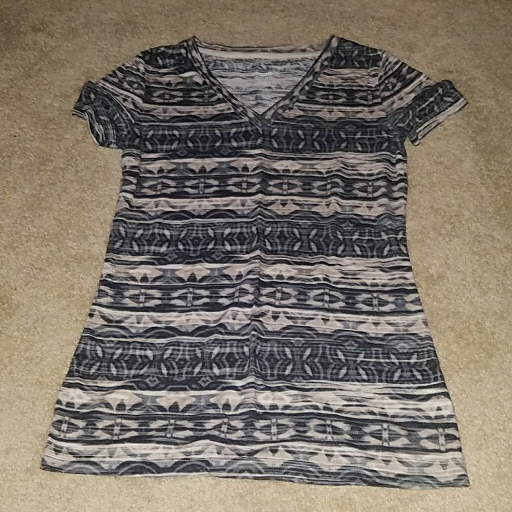V-neck T-shirt
