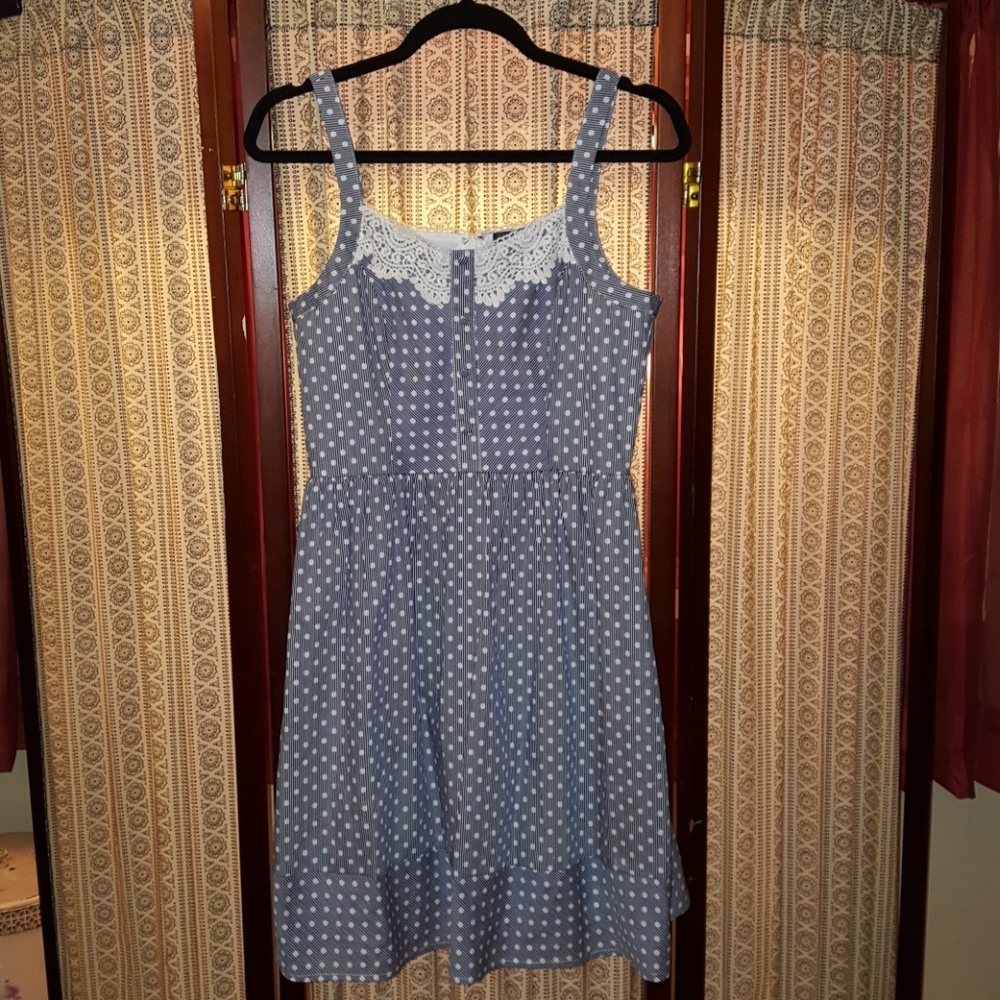NWOT Doe & Rae polka dot dress