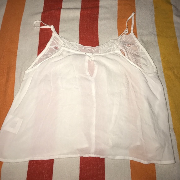 Brandy Melville White Crop - Picture 5 of 5