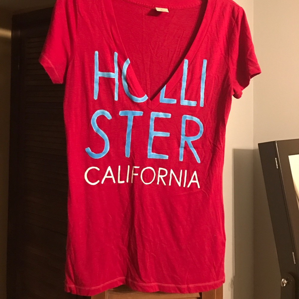 Hollister V-neck