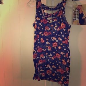 Perfect form fitting floral summer dress