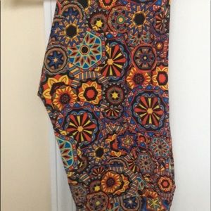 BNWT Tall and Curvy Kaleidoscope Leggings