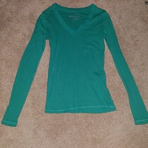 Long sleeve V-neck