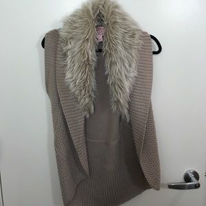 Faux Fur Sweater Vest // Medium