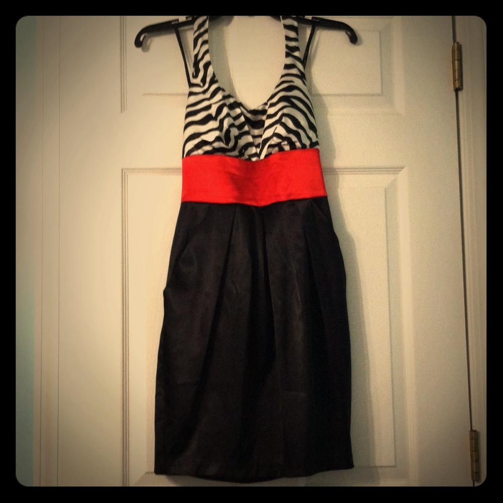 ❤️HALTER ZEBRA COCKTAIL DRESS W/ POCKETS❤️