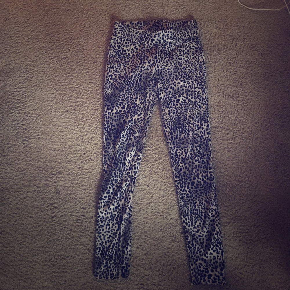 Guess leopard stretch pants