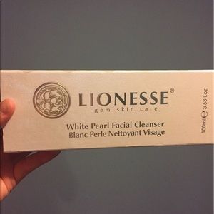 Lionesse White Pearl Cleanser