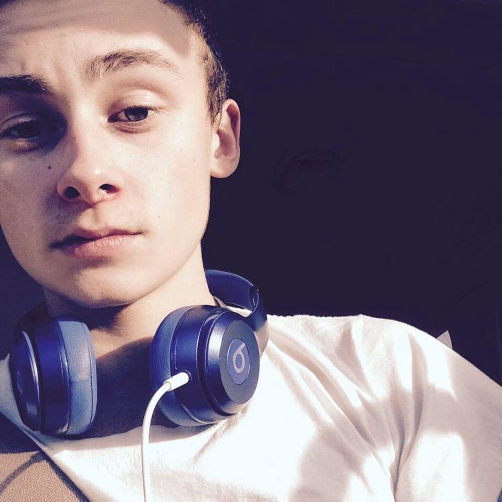 Meet your Posher, Cameron