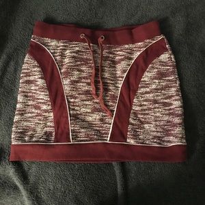 Maroon and white knit skirt