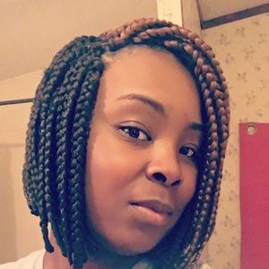 Meet your Posher, Ceola