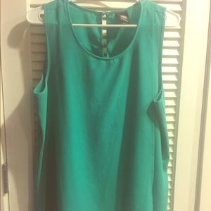 Sleeveless flowy blouse