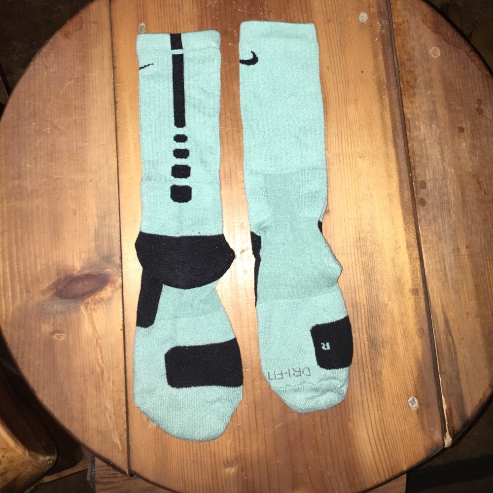 NWOT Teal Nike elite socks