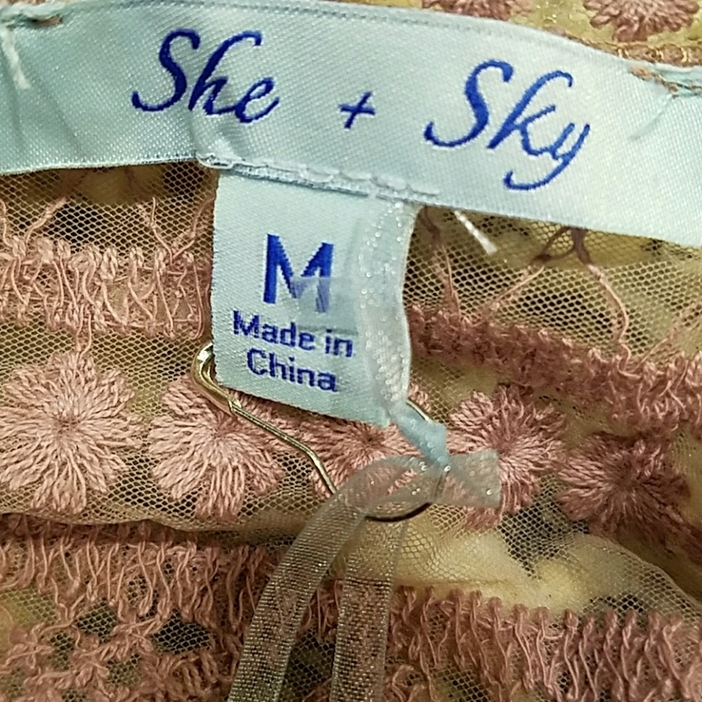 {ONE L LEFT!} Sleeveles▪Lace▪Cardigan - Picture 2 of 5