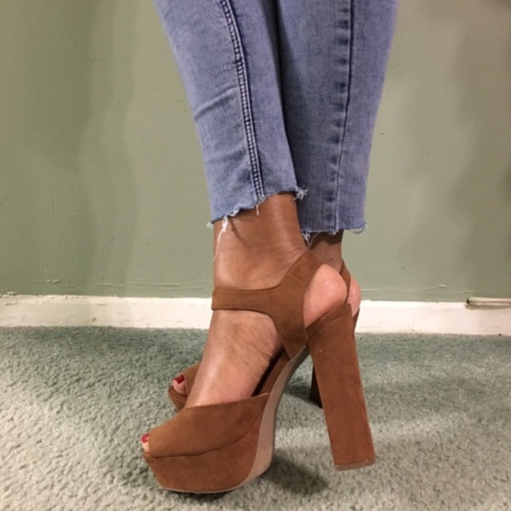 Mossimo Tan Heel Sandals