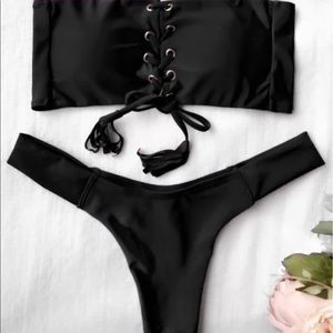 Strapless black bikini