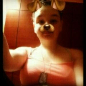 Meet your Posher, Vyktoria