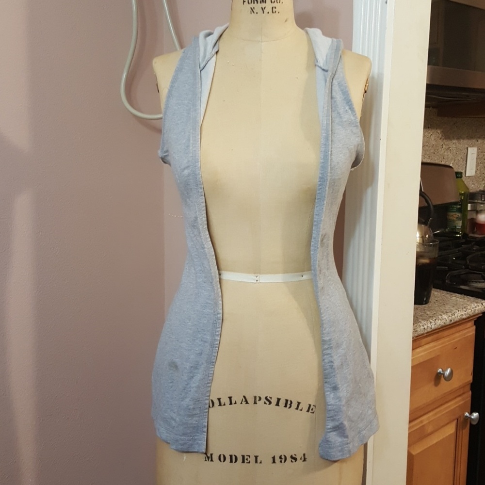 Sleeveless hoodie