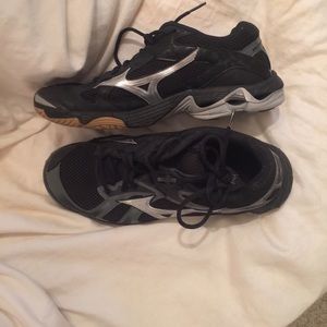 Mizuno volleyball shoes