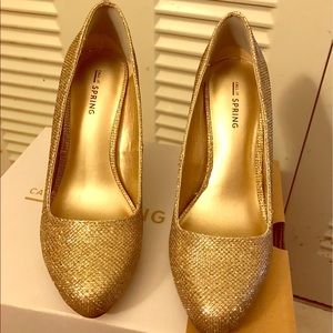 Glittery gold heels