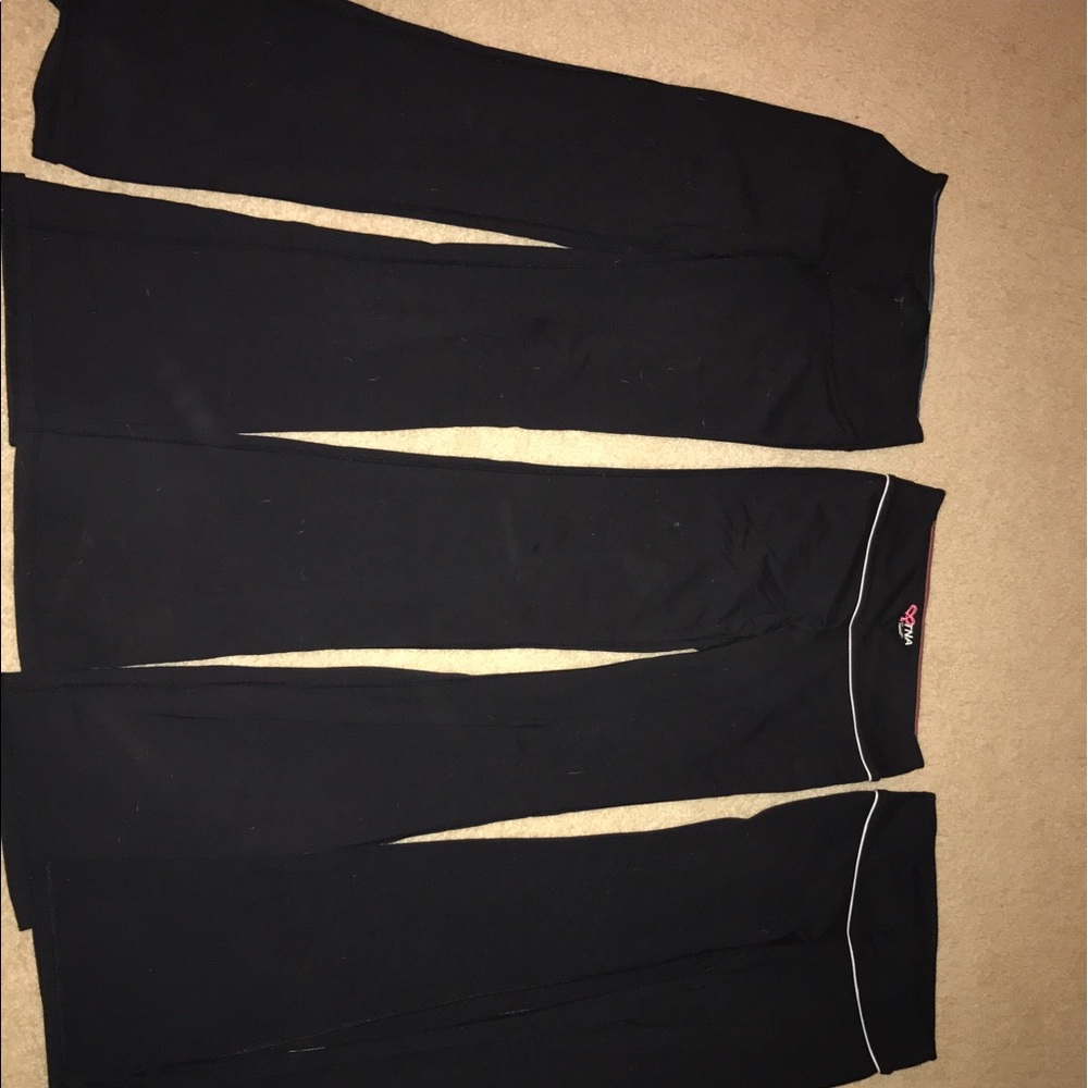 Aritzia Yoga pants size small   Black. TNA brand