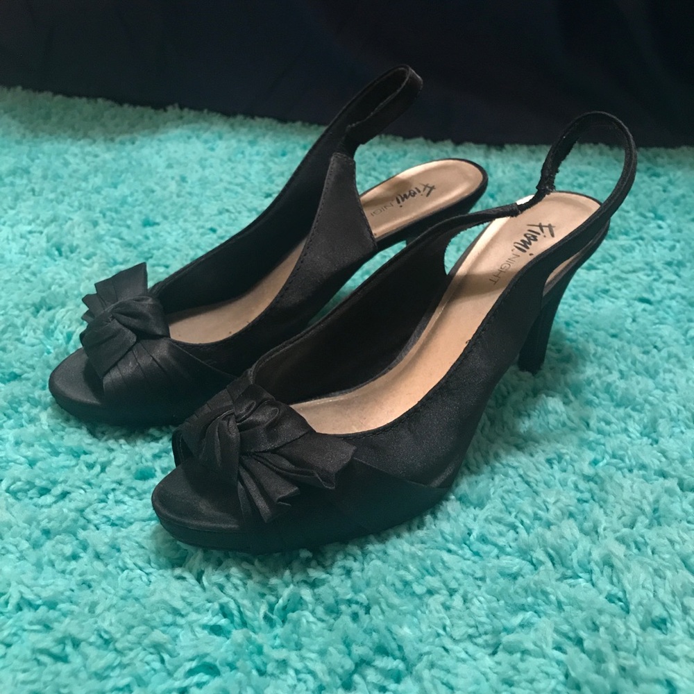 FIONI Heels.