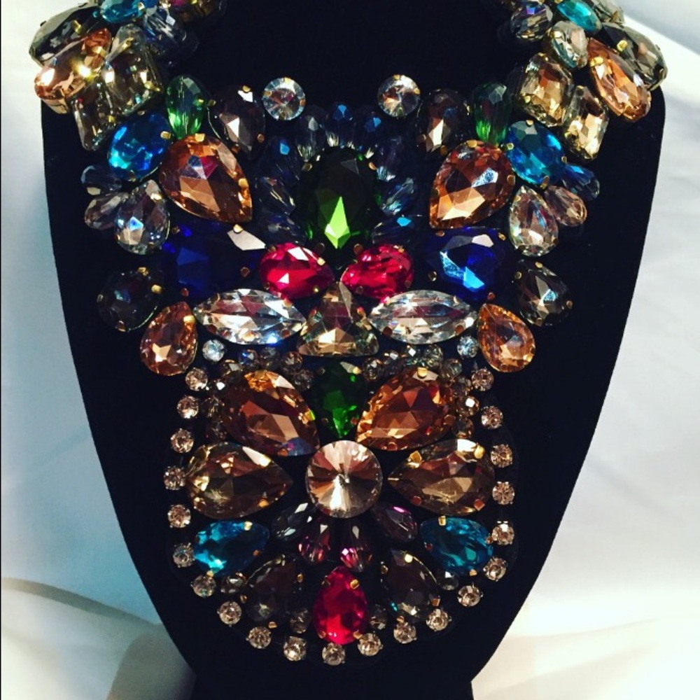 Statement necklace