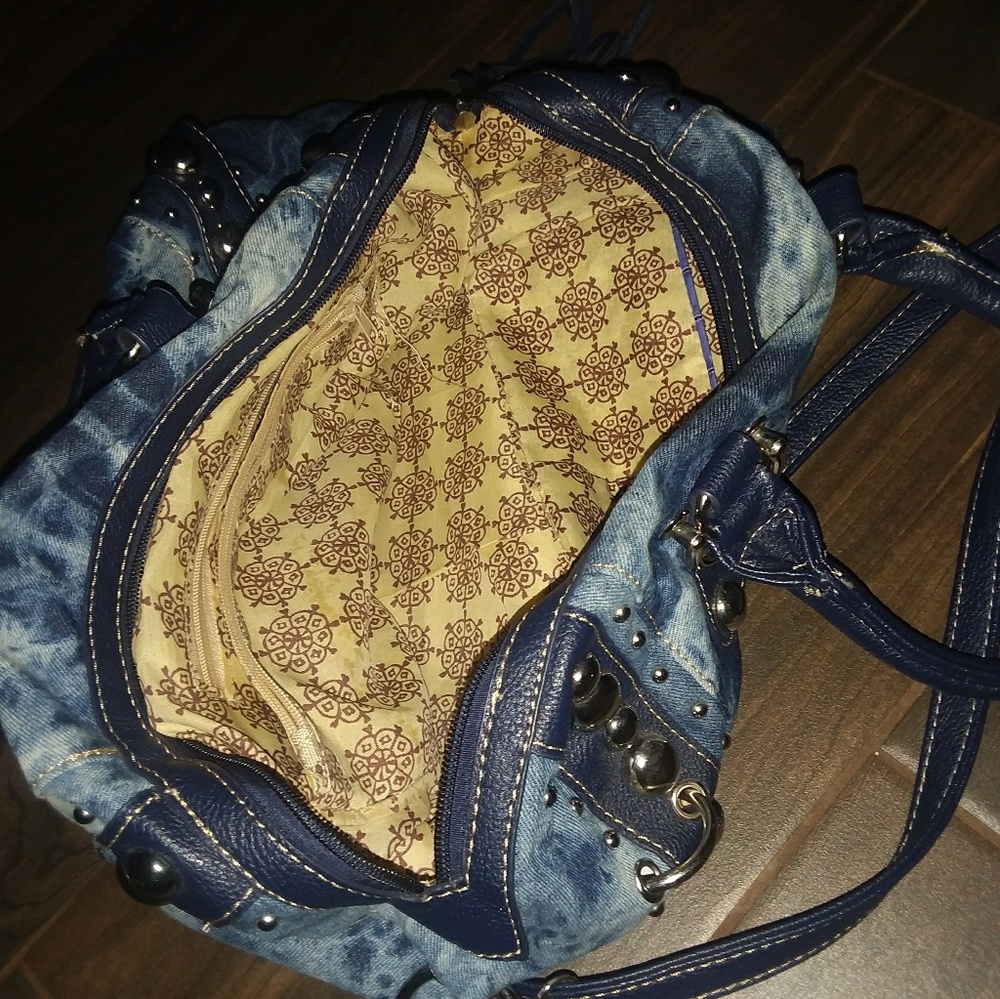 Blue lady purse pickup only