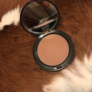 Bobbi Brown bronzing powder