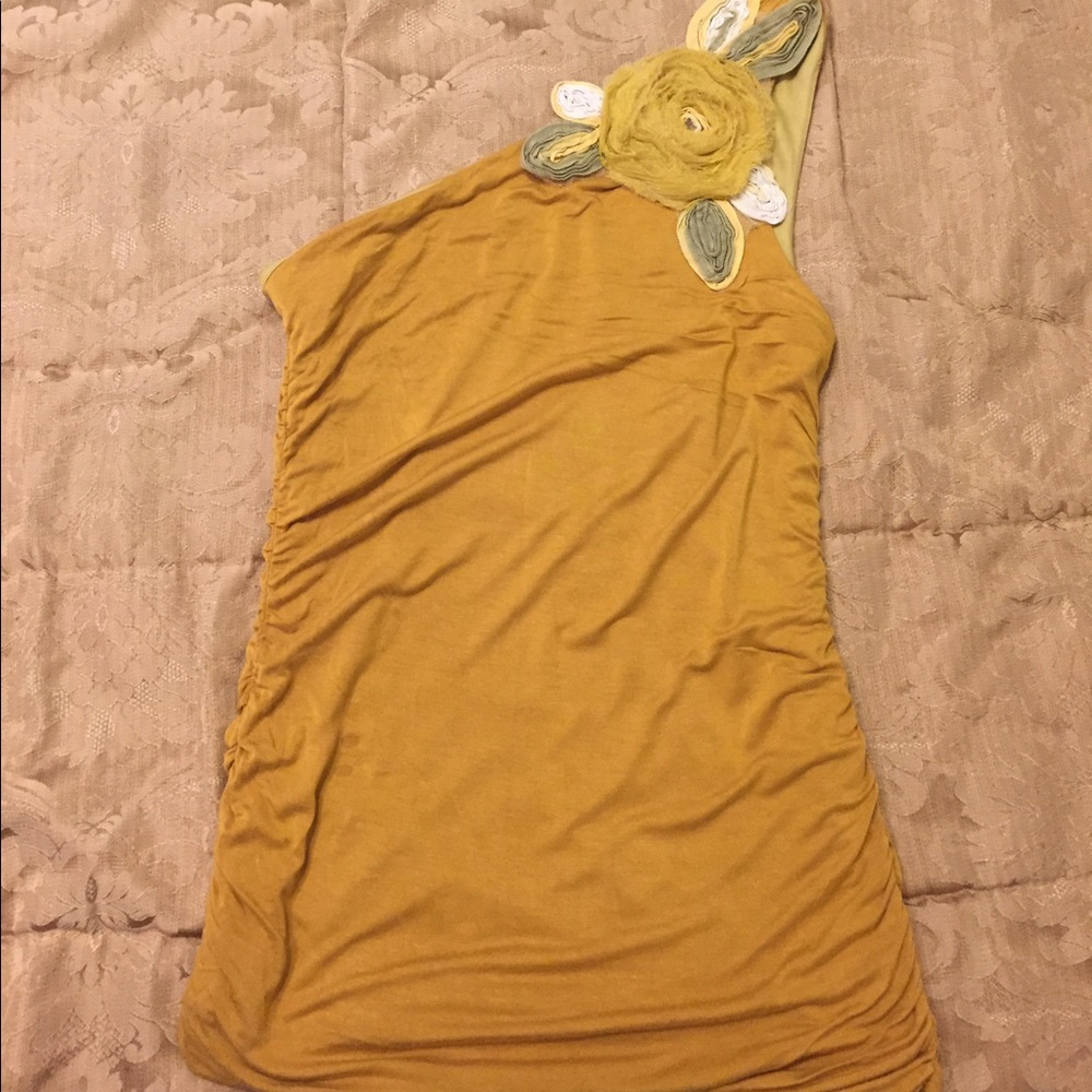 Sale*One shoulder Yellow green top