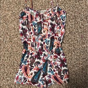 American eagle romper w straps