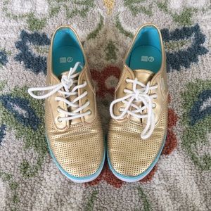 ⭐️Gravis Slymz Gold Sneakers⭐️