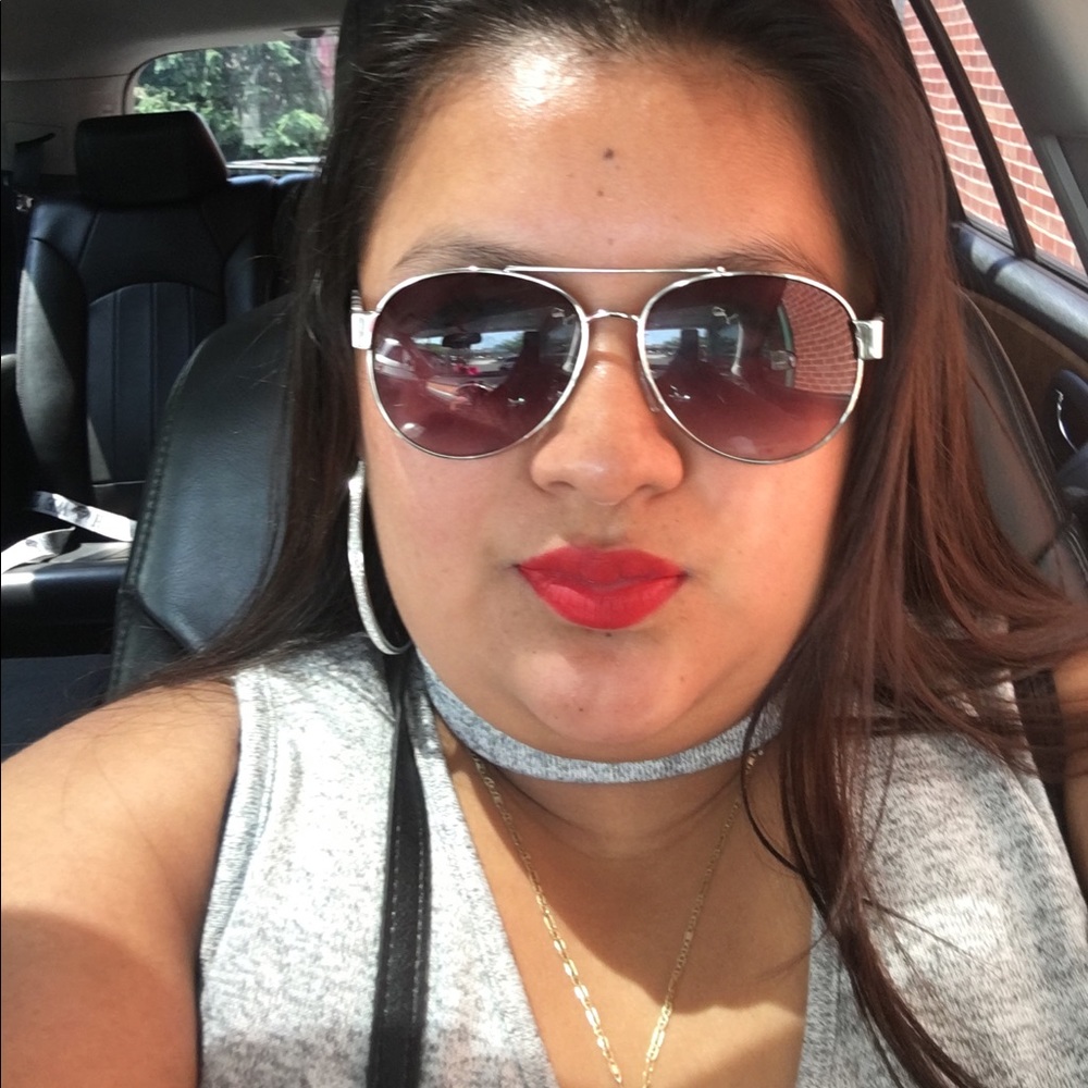 Meet your Posher, Mirna