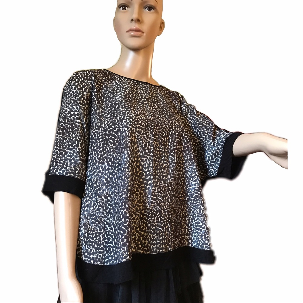 Printed and black loose blouse from Attention XL