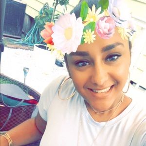 Meet your Posher, Cynthia