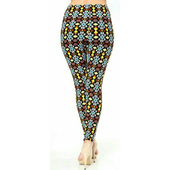 (Plus) Curvy Tribal Abstract Print Leggings - Picture 4 of 5