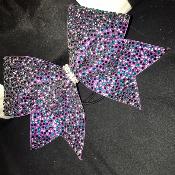 Cheer bow - Picture 2 of 3