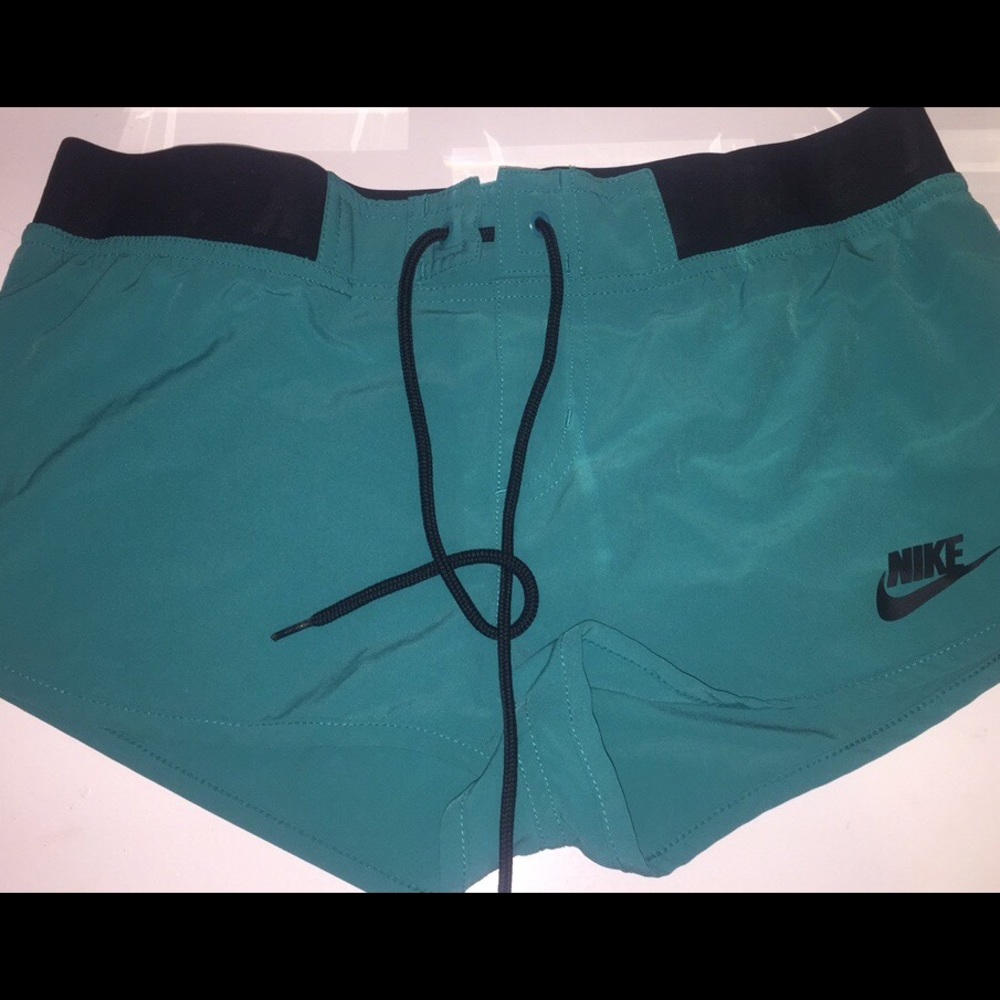 NEW NIKE PRO running shorts